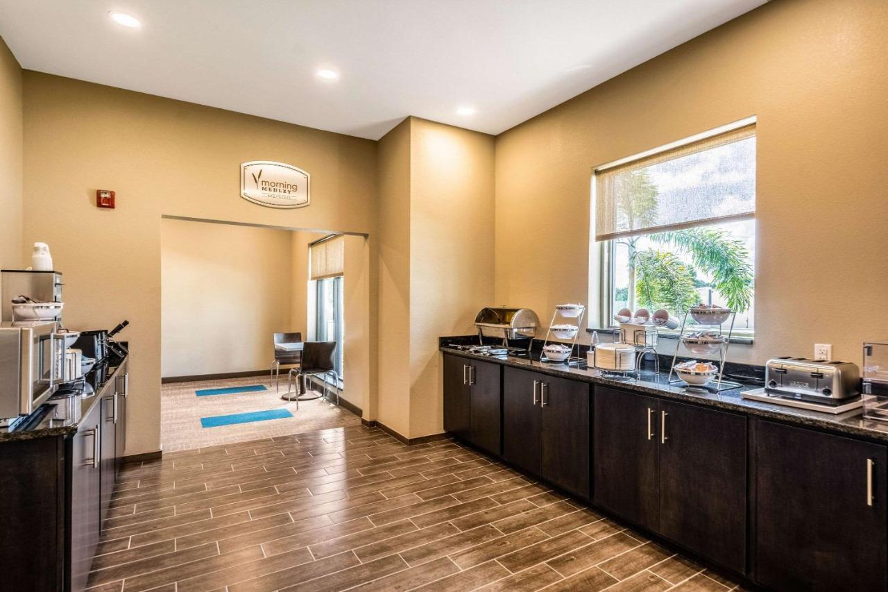 Mainstay Suites Sarasota I-75 Fruitville Exterior photo